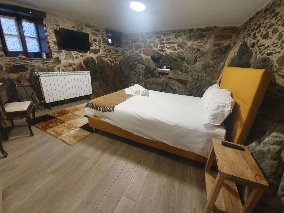 לאוסה Casa Do Talasnal Montanhas De Amor מראה חיצוני תמונה